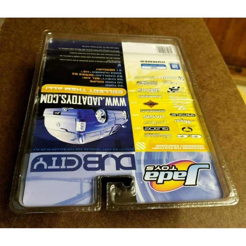2004 JADA TOYS '40 FORD COUPE DUB CITY Series Yellow & Gray Collector #080 1:64